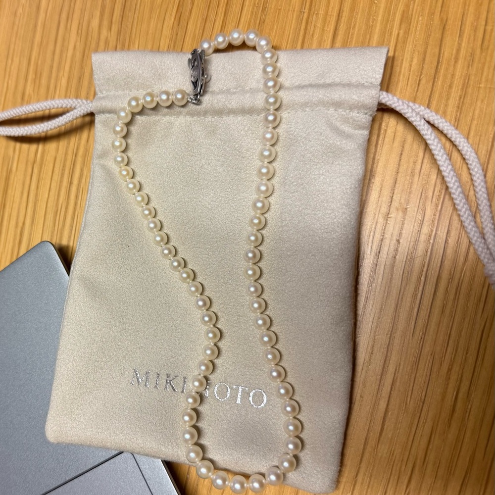 Mikimoto Akoya Pearl Necklace (Silver)